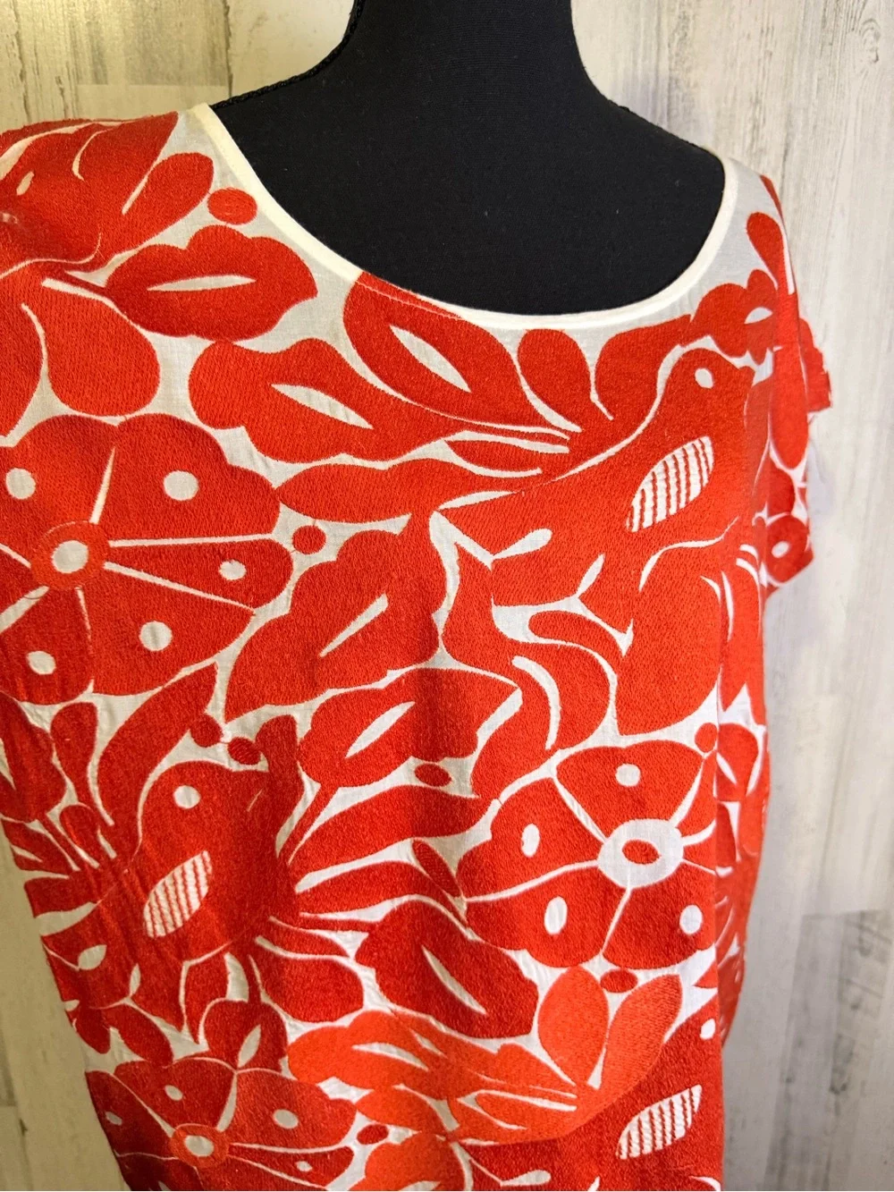 Sister Mary Hilda Red White Floral Print Embroidered Short Sleeve Tunic Top S